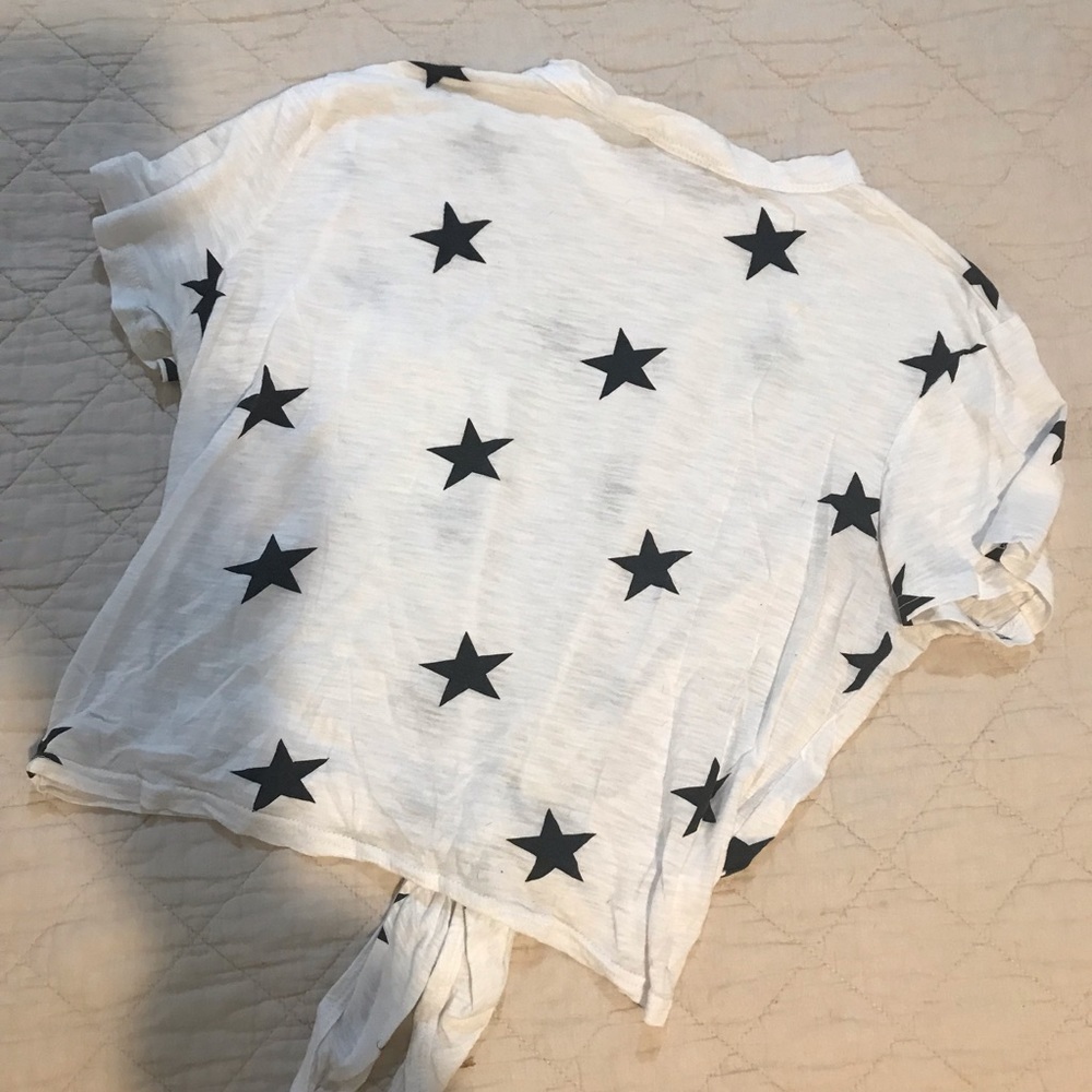 ⭐️ OLIVACEOUS Tee - Picture 3 of 4